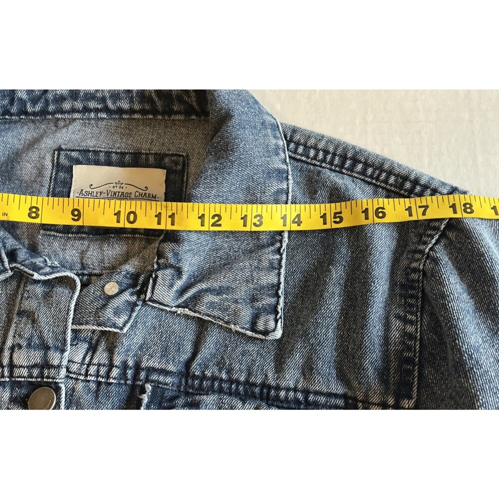 Women’s 1X Denim Jacket Blue Jean Distressed Button Pockets Vintage Charm Staple - Picture 10 of 13